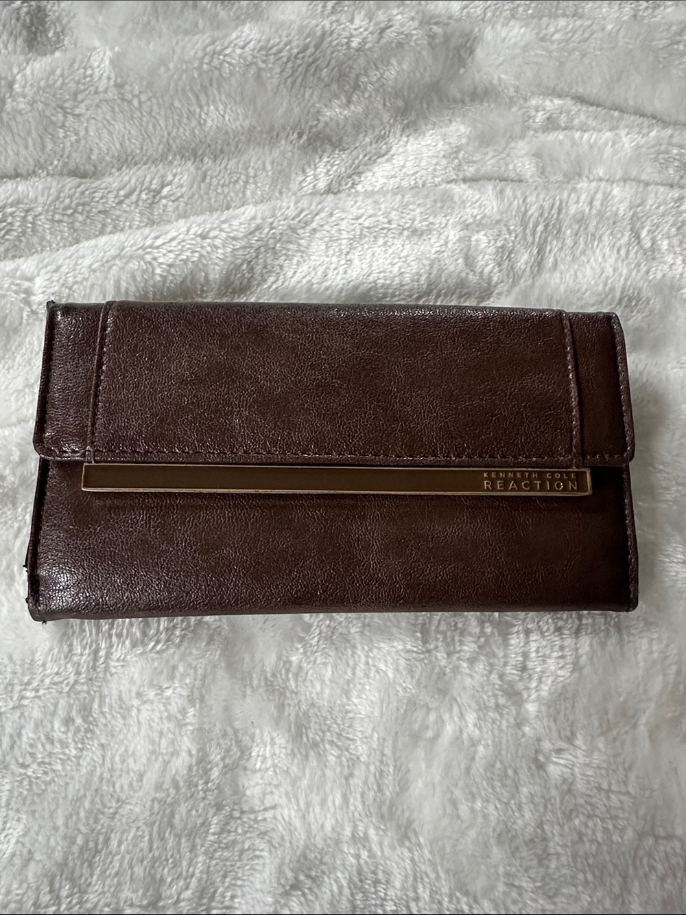 KENNETH COLE REACTION Dark Brown Vegan Trifold Wallet Metal Accent Classic Clean